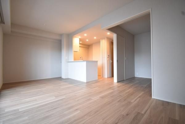 �y�����E���r���O�z�@