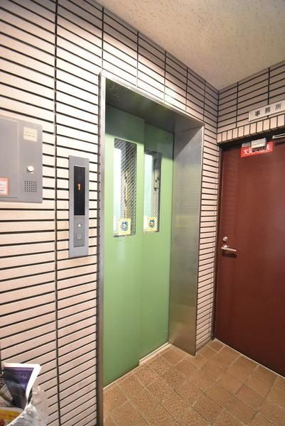 �y�G���g�����X�z�@