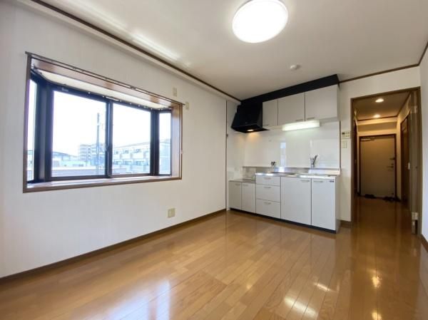 �y�����E���r���O�z�@