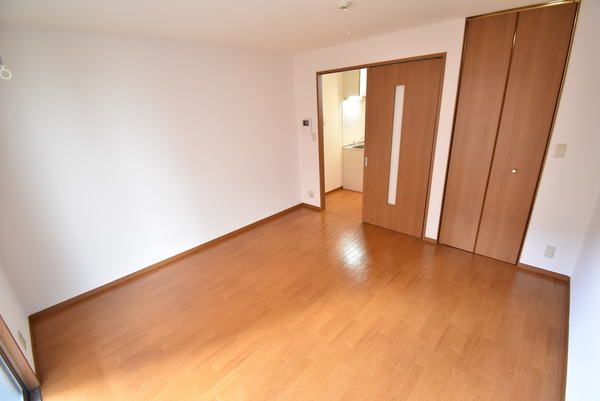 �y�����E���r���O�z�@