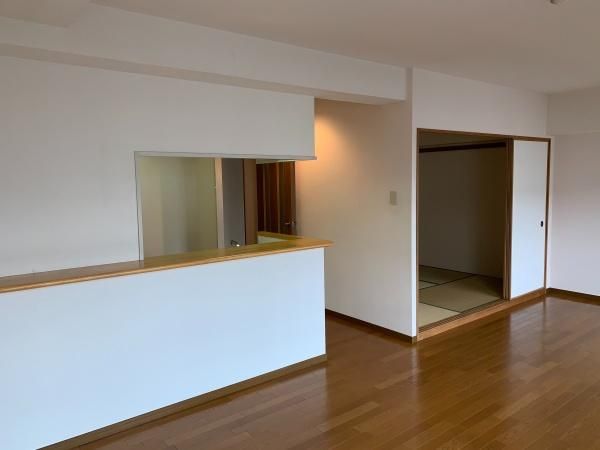 �y�����E���r���O�z�@