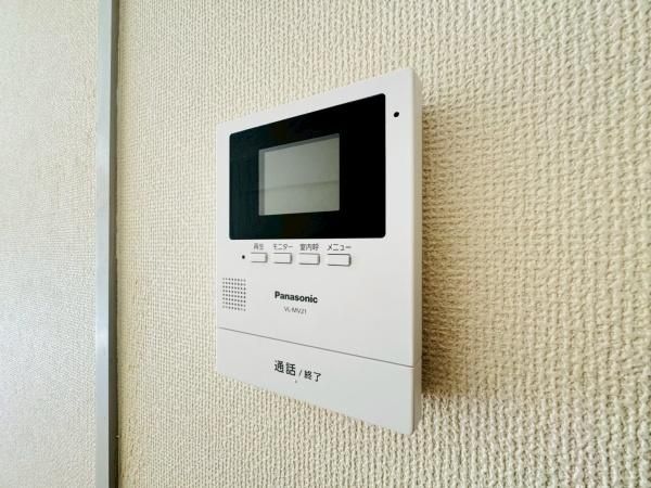 �y�Z�L�����e�B�z�@