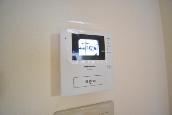 �y�Z�L�����e�B�z�@