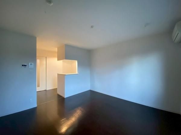 �y�����E���r���O�z�@