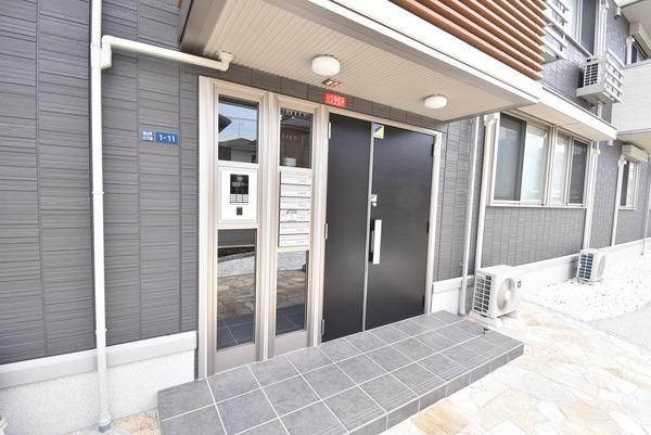 �y�Z�L�����e�B�z�@