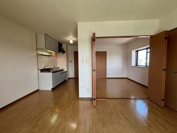 �y�����E���r���O�z�@