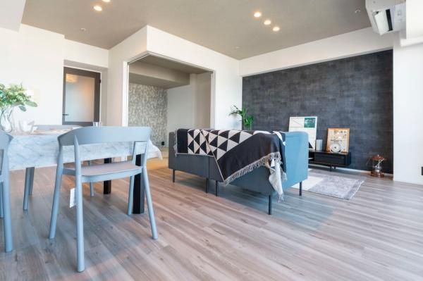 �y�����E���r���O�z�@