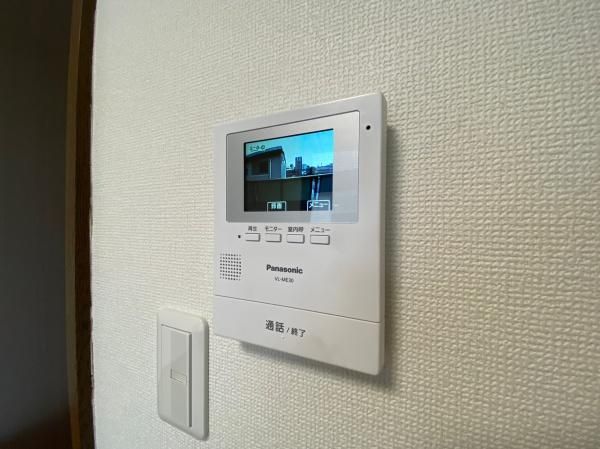 �y�Z�L�����e�B�z�@