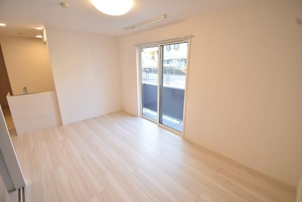 �y�����E���r���O�z�@�������ʎ�