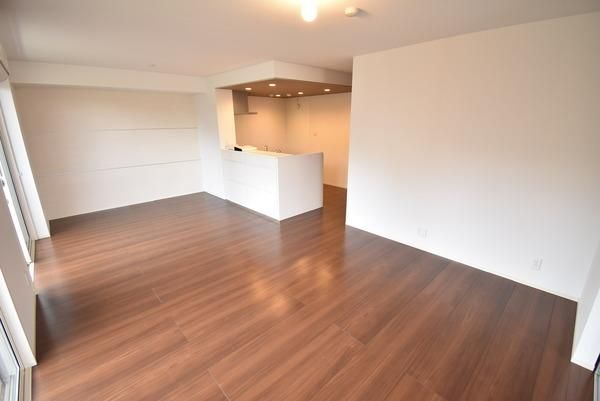 �y�����E���r���O�z�@