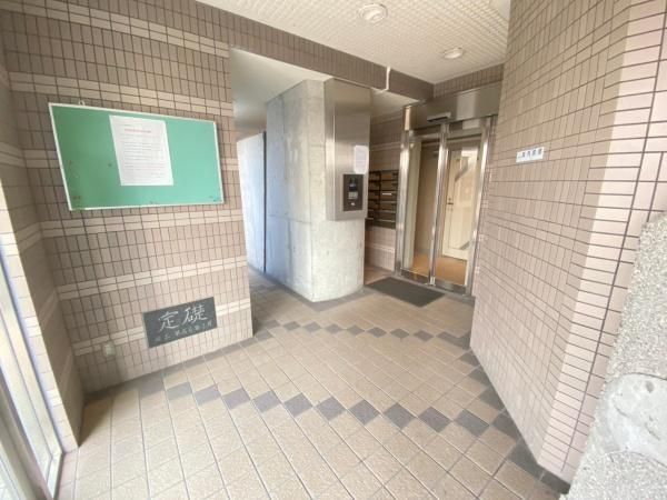 �y�Z�L�����e�B�z�@