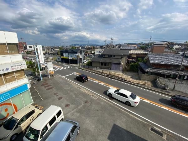 �y���]�z�@