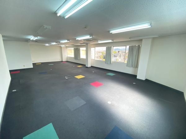 �y�����E���r���O�z�@