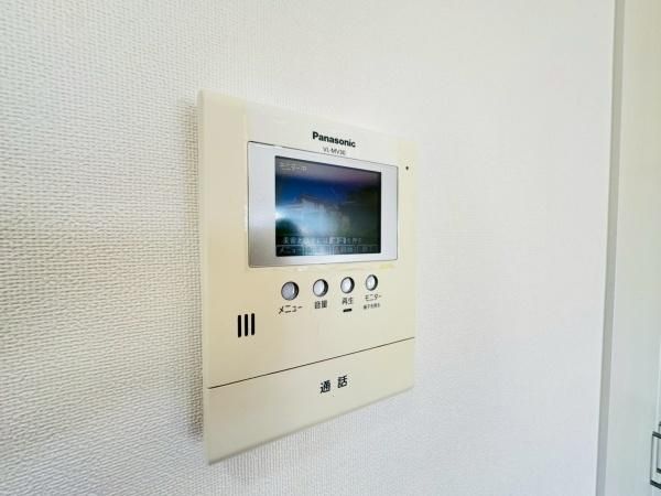 �y�Z�L�����e�B�z�@