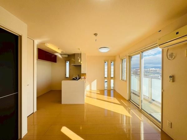 �y�����E���r���O�z�@