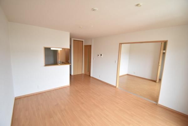 �y�����E���r���O�z�@�������ʎ�