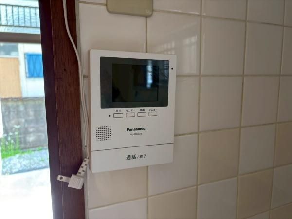 �y�Z�L�����e�B�z�@