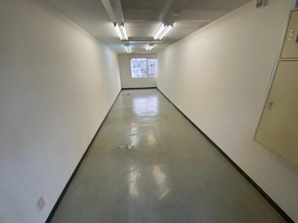 �y�����E���r���O�z�@