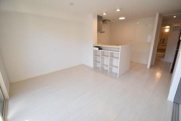 �y�����E���r���O�z�@