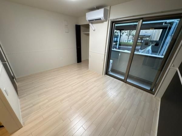 �y�����E���r���O�z�@