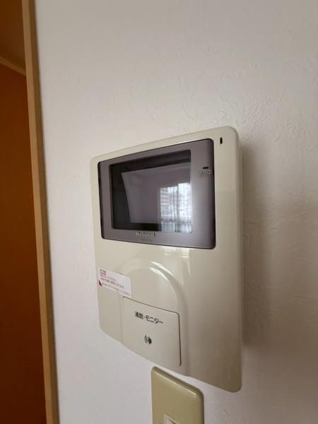 �y�Z�L�����e�B�z�@