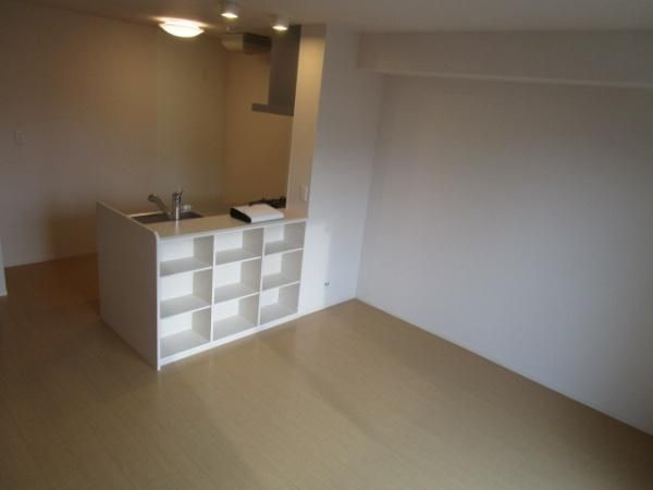 �y�����E���r���O�z�@