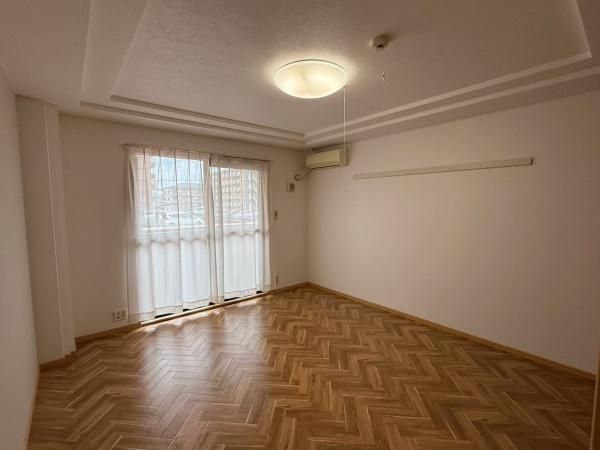 �y�����E���r���O�z�@