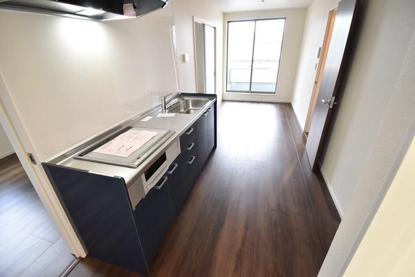 �y�����E���r���O�z�@