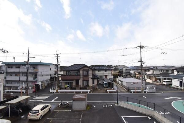 �y���]�z�@