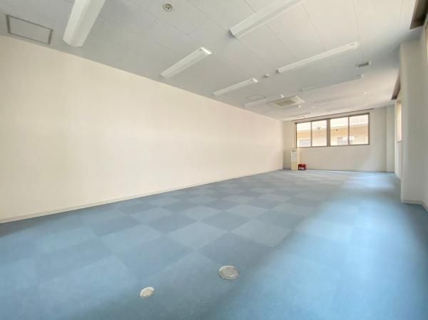 �y�����E���r���O�z�@