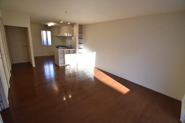 �y�����E���r���O�z�@