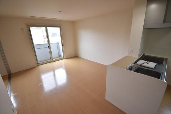 �y�����E���r���O�z�@���������ʎ���