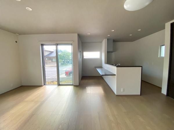 �y�����E���r���O�z�@