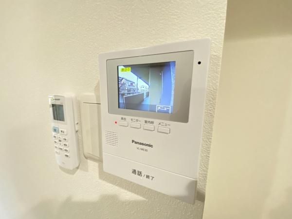 �y�Z�L�����e�B�z�@