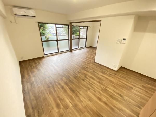 �y�����E���r���O�z�@