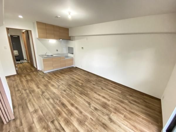 �y�����E���r���O�z�@