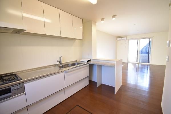 �y�����E���r���O�z�@