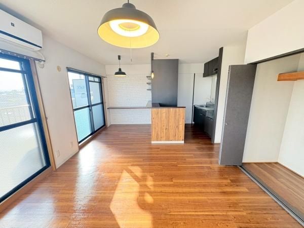 �y�����E���r���O�z�@