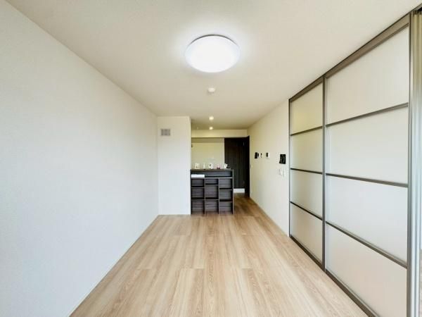 �y�����E���r���O�z�@