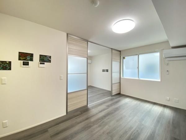 �y�����E���r���O�z�@