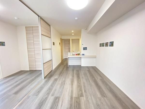 �y�����E���r���O�z�@