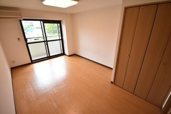 �y�����E���r���O�z�@���d�l�ʐ^