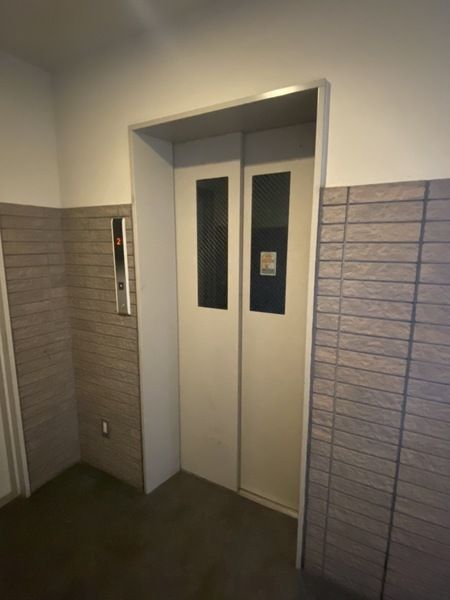 �y�G���g�����X�z�@