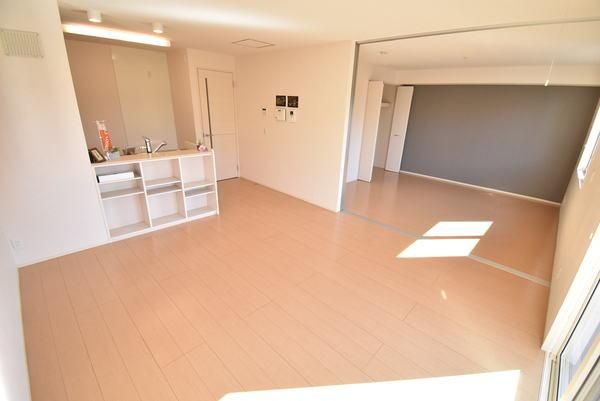 �y�����E���r���O�z�@