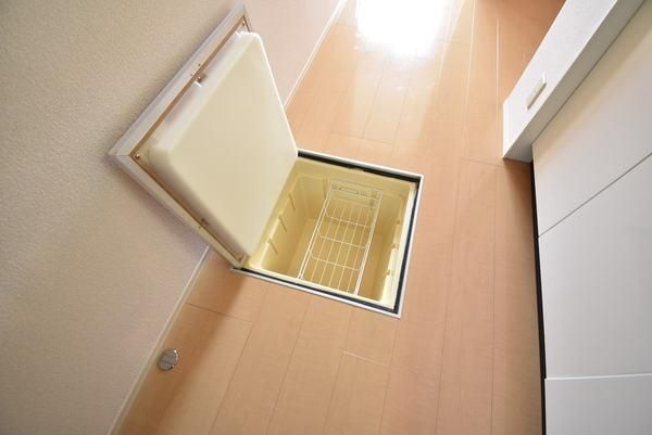 �y���̑��ݔ��z�@