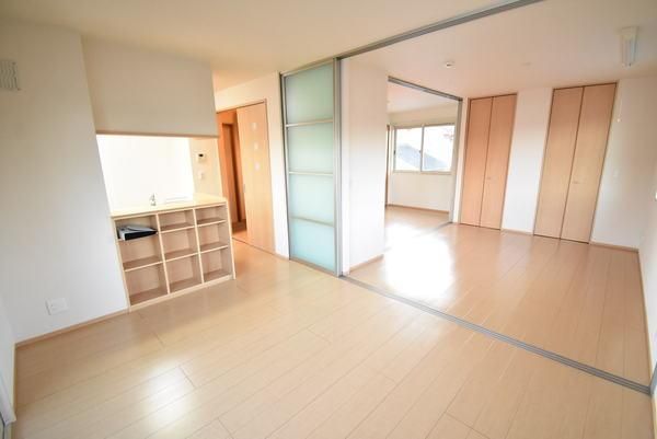 �y�����E���r���O�z�@