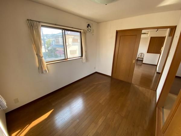 �y�����E���r���O�z�@