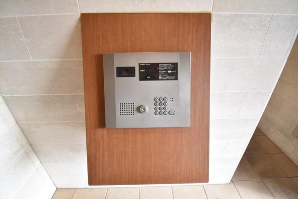 �y�G���g�����X�z�@