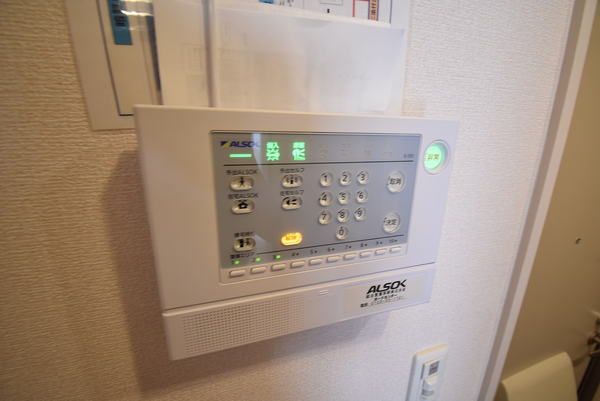 �y�Z�L�����e�B�z�@���������ʎ���