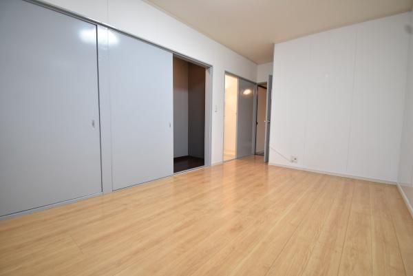 �y�����E���r���O�z�@